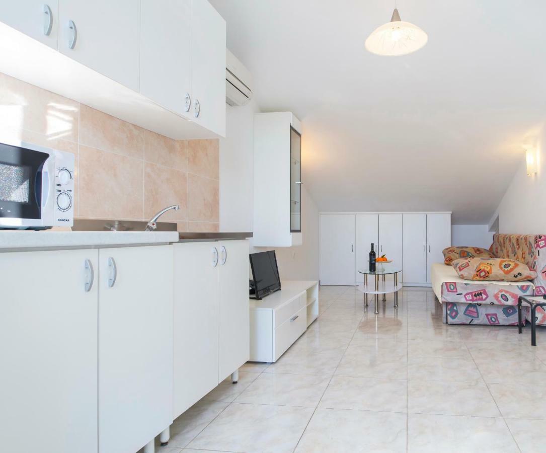 Apartments Iris Rabac Exterior photo